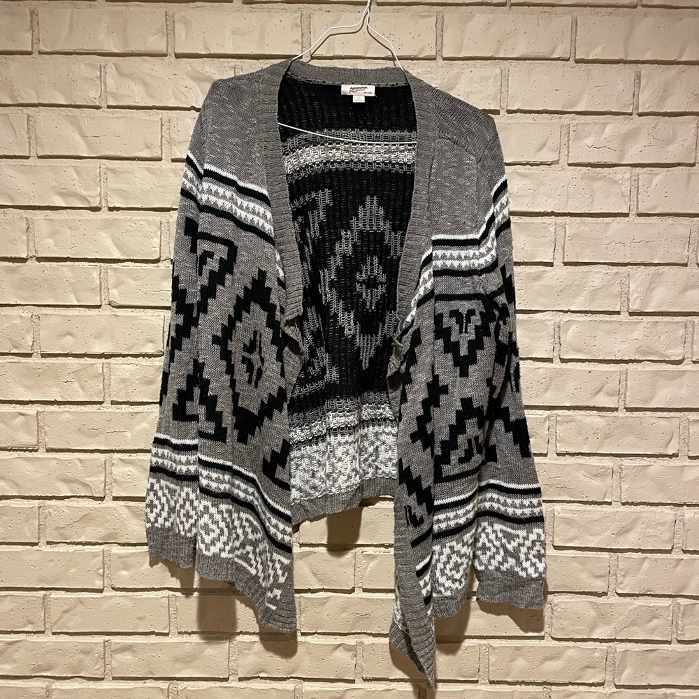 Aztec Pattern Cardigan - Picture 2 of 4
